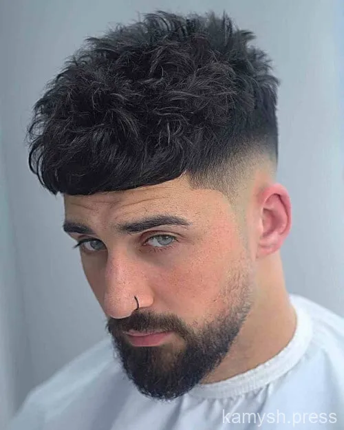 24. Низкий фейд в сочетании с французским кропом