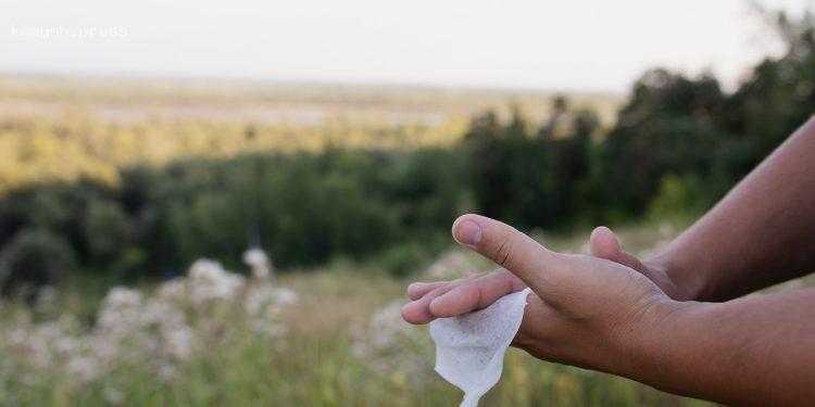 Эксперты объяснили, почему стоит отказаться от использования влажных салфеток