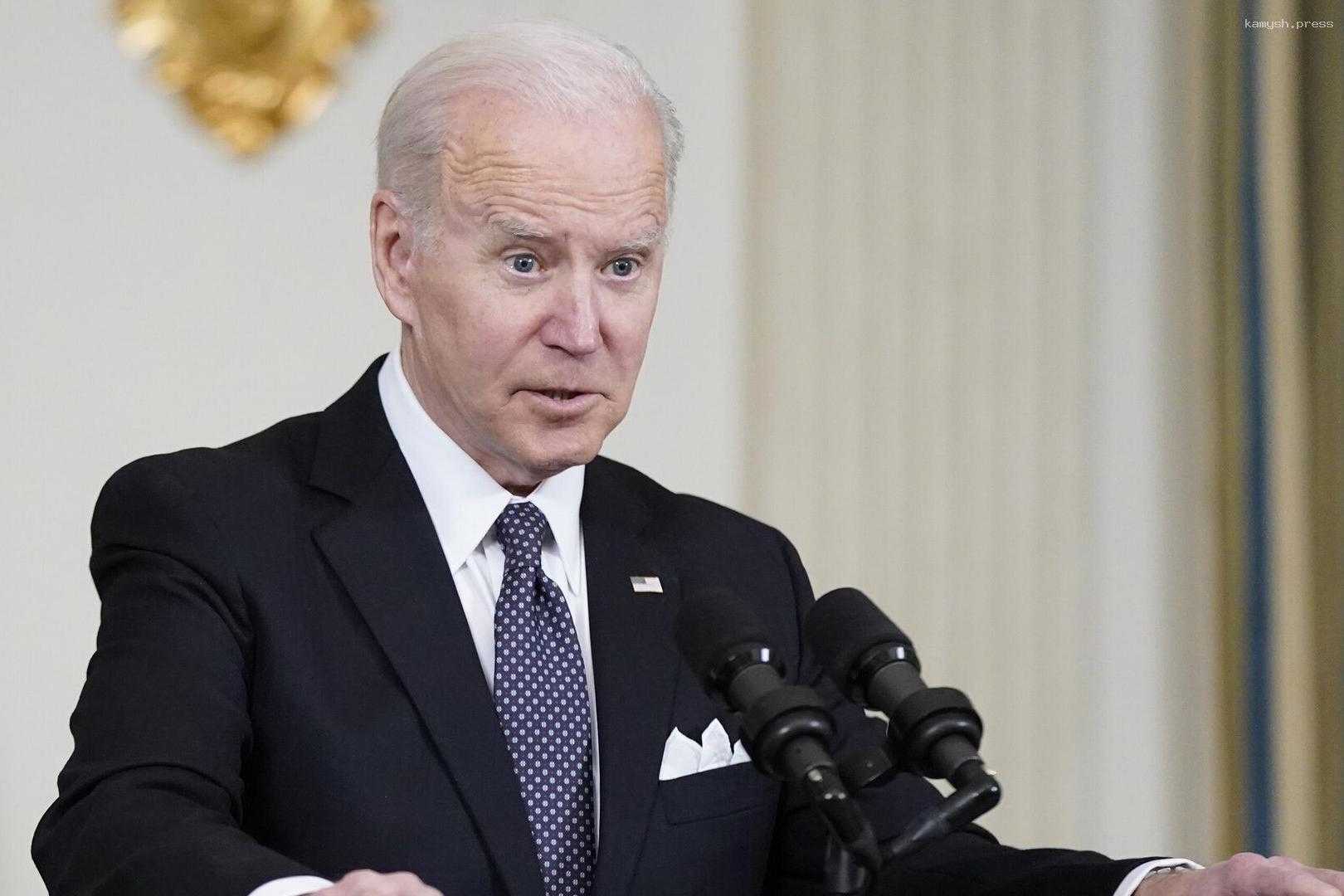 Байден оправдался за день трансгендеров в пасхальное воскресенье