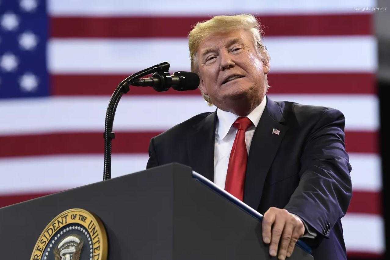 Трамп выведет США из НАТО, уверен его бывший помощник Болтон