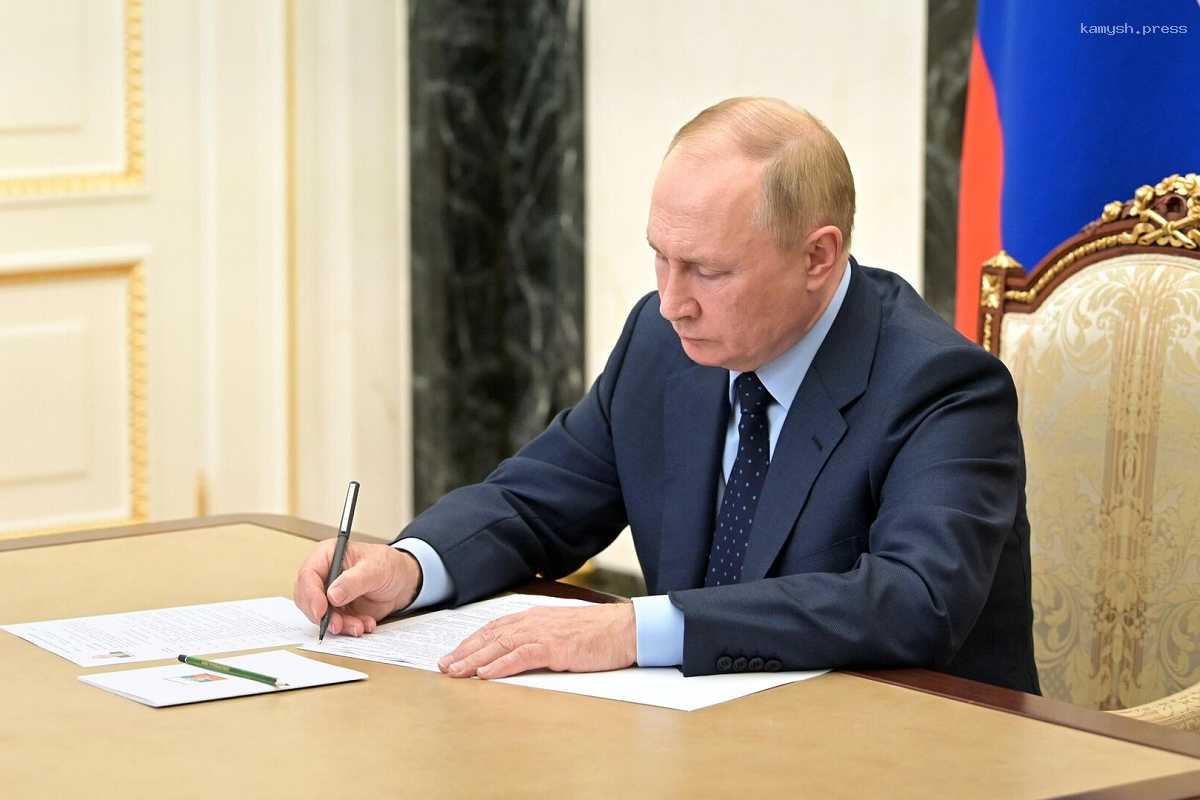 За неправильное обращение с навозом, повлекшее эпидемию в России утвержден штраф до 600000 рублей