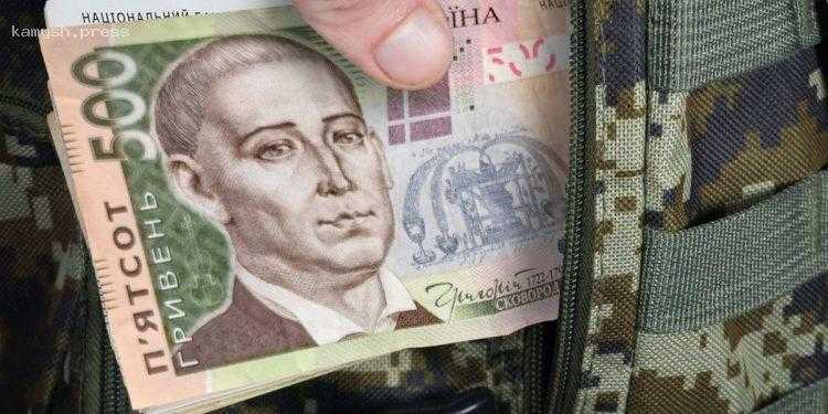 Шмыгаль рассказал, когда защитникам начнут начислять «боевые» в 70 000 грн