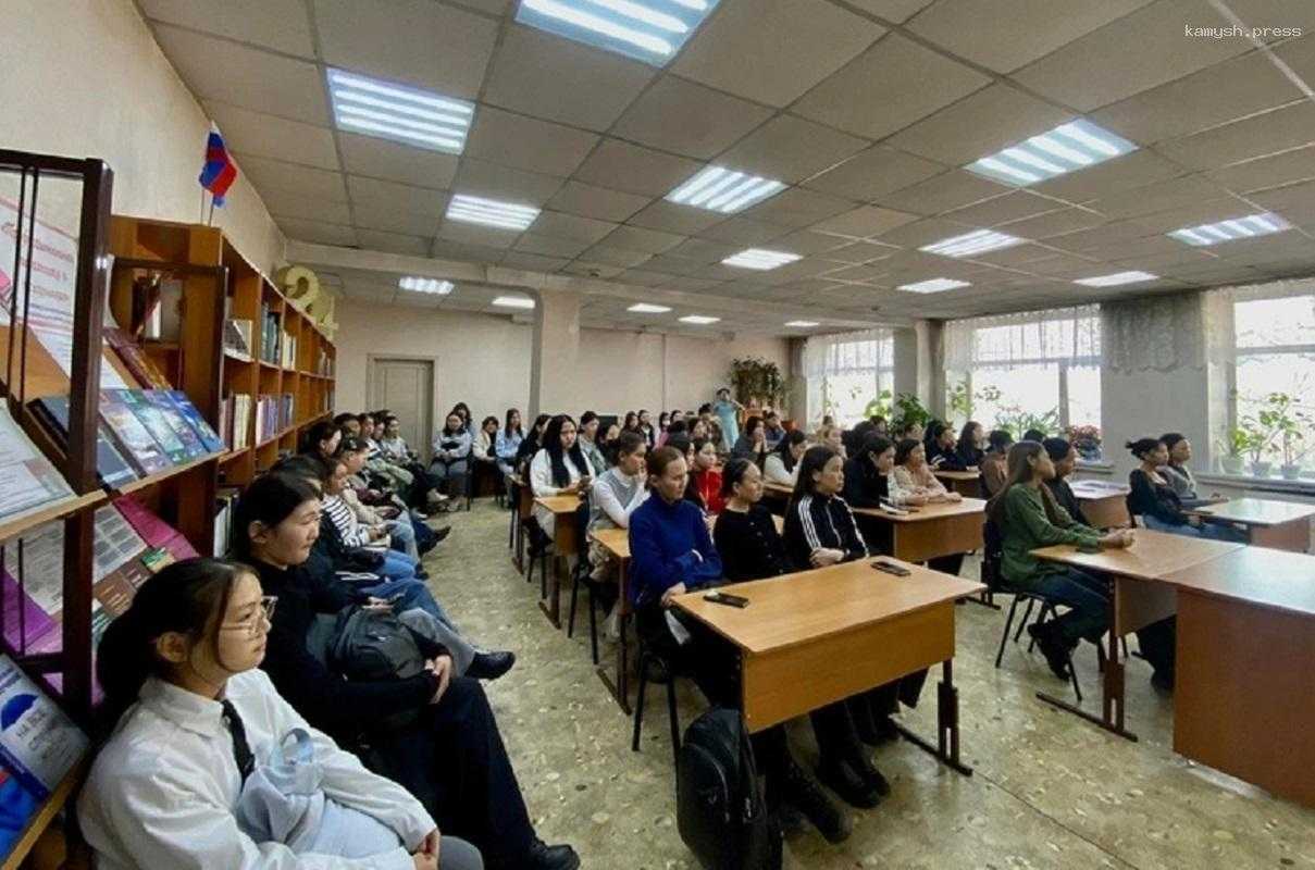 В Перинатальном центре Тывы для студентов прошла лекция по профилактике абортов