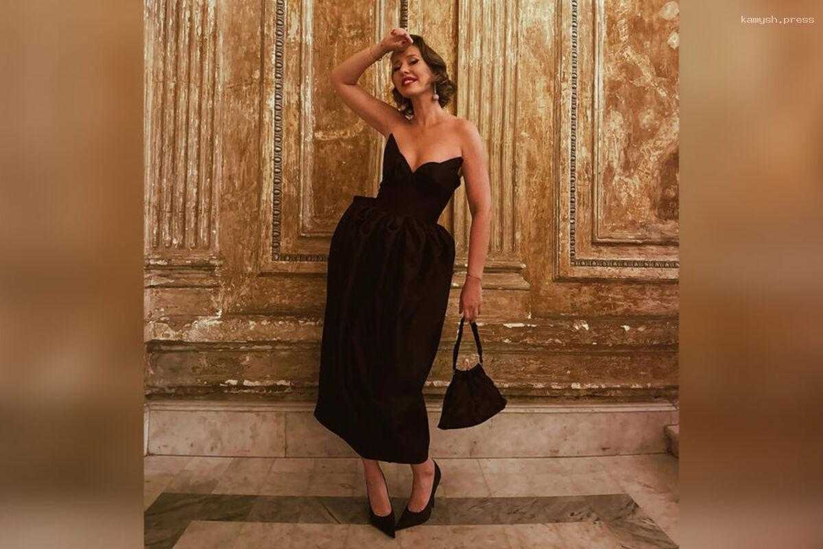 Ксения Собчак снялась в платье с красивым декольте