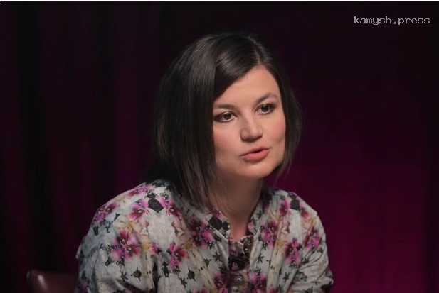 Феминистку Маршенкулову заочно арестовали за оправдание терроризма