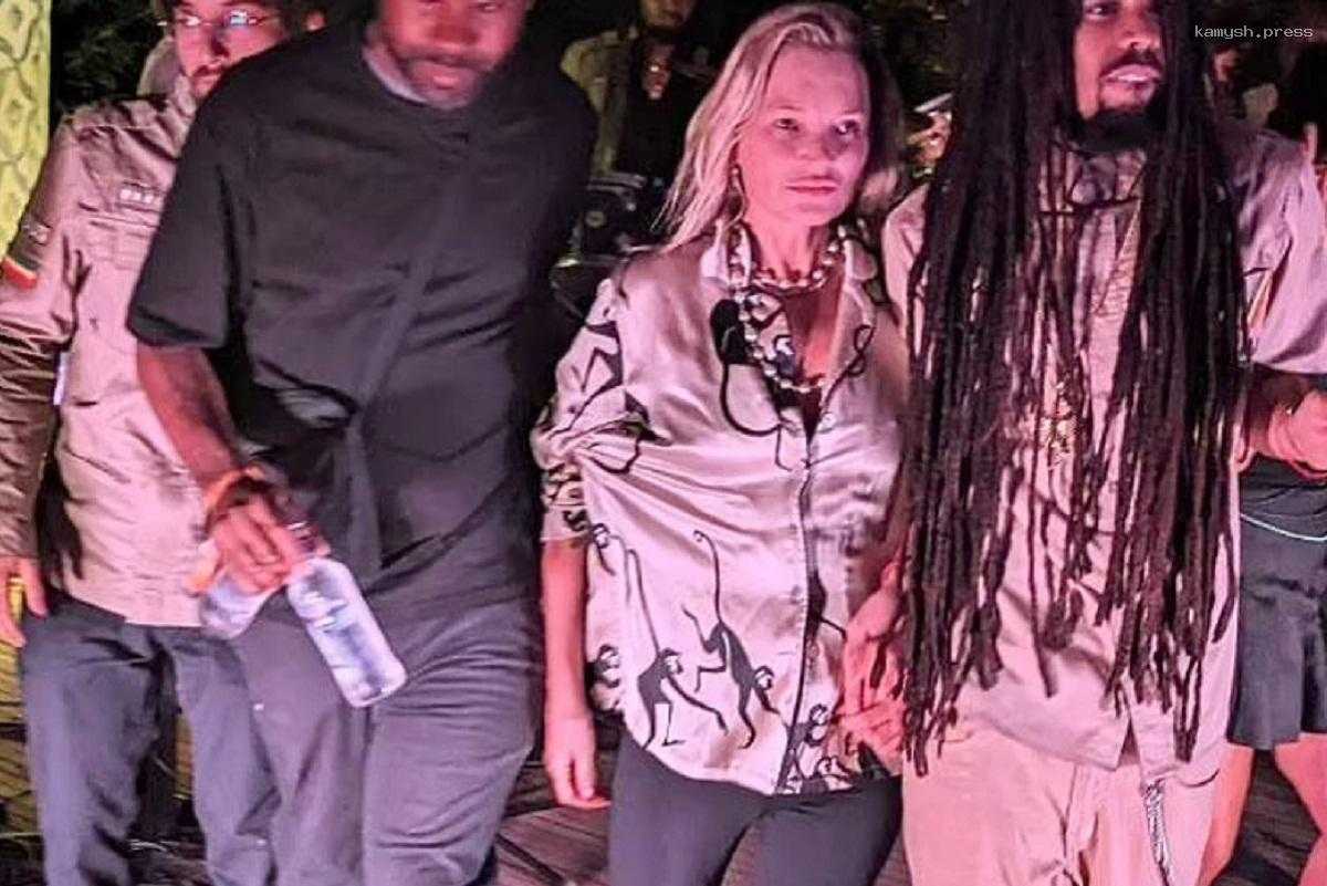 Супермодель Кейт Мосс заподозрили в романе с 27-летним внуком Боба Марли