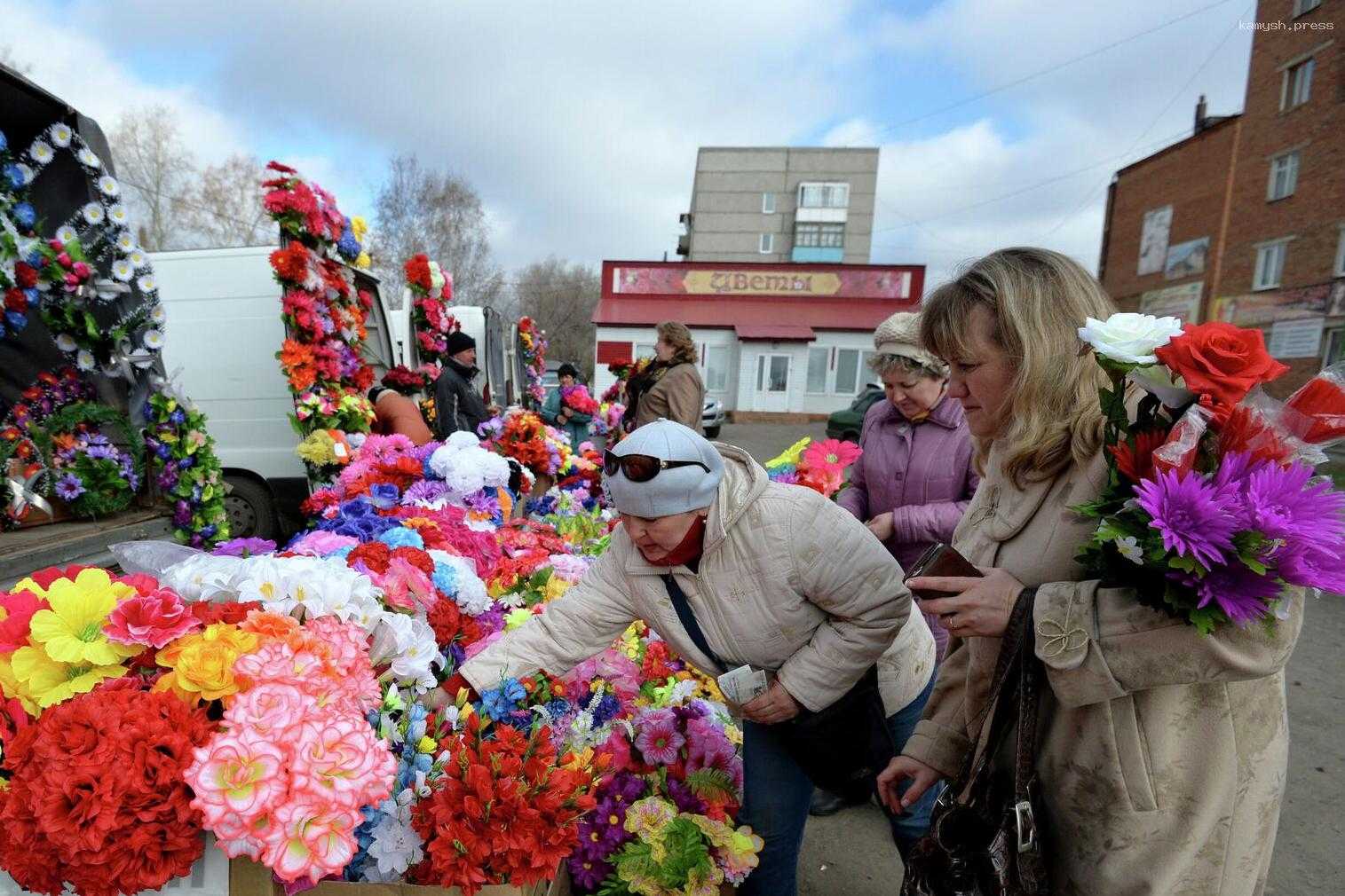 Жители Ульяновска в Радоницу получат дополнительные автобусные рейсы