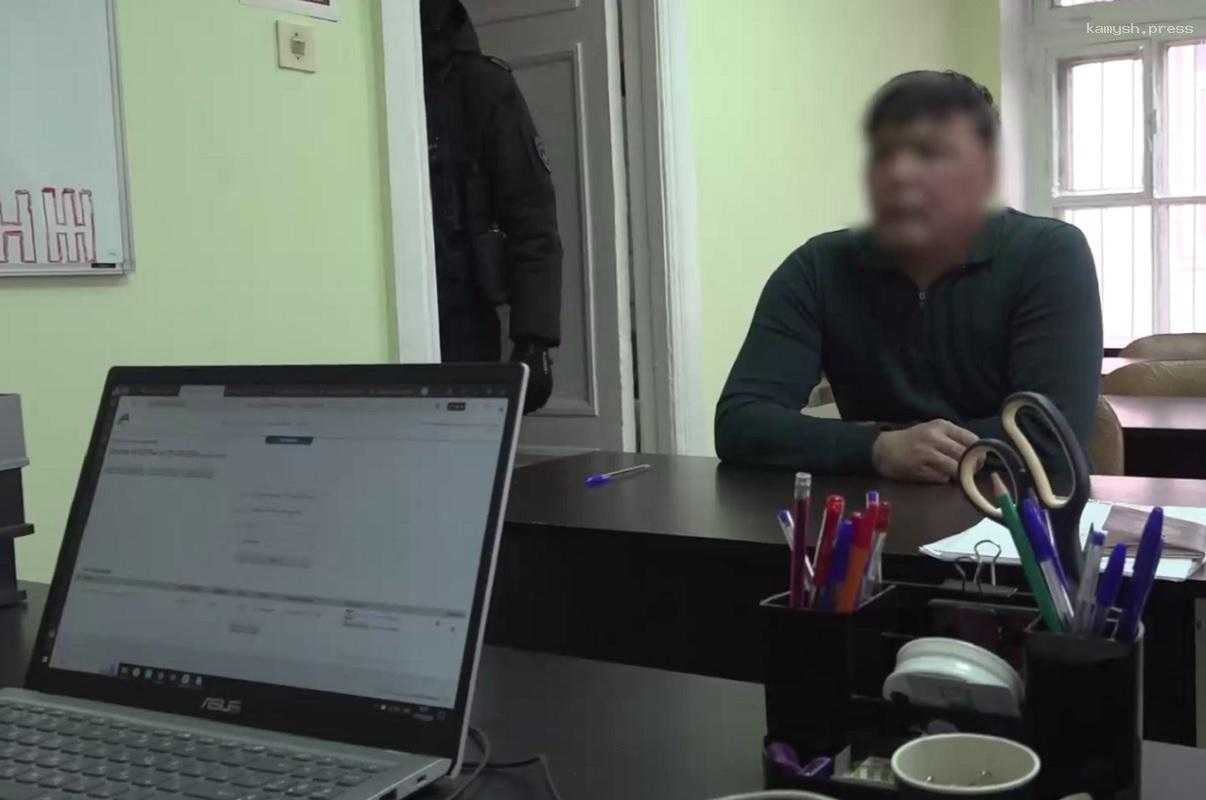 В Санкт-Петербурге задержали 5 организаторов канала нелегальной миграции, преступники проводили фиктивные языковые тесты