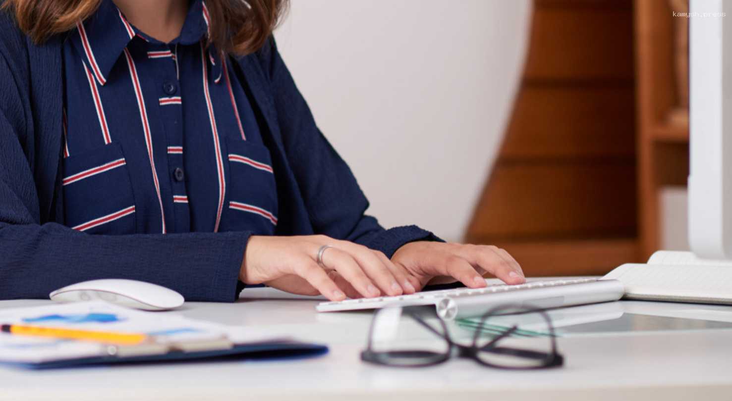 В Хабаровском крае чиновница промышляла передачей квартир не тем, кому они положены