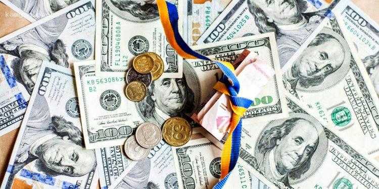 В Минфине назвали сумму, которую Киев потратил на оружие из-за задержки западной помощи