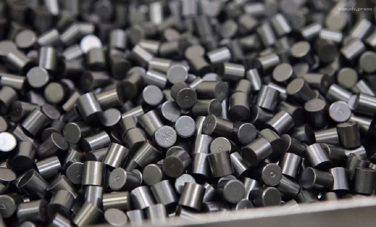 Ученый Владимир Петров объяснил, что такое уран и для чего он нужен