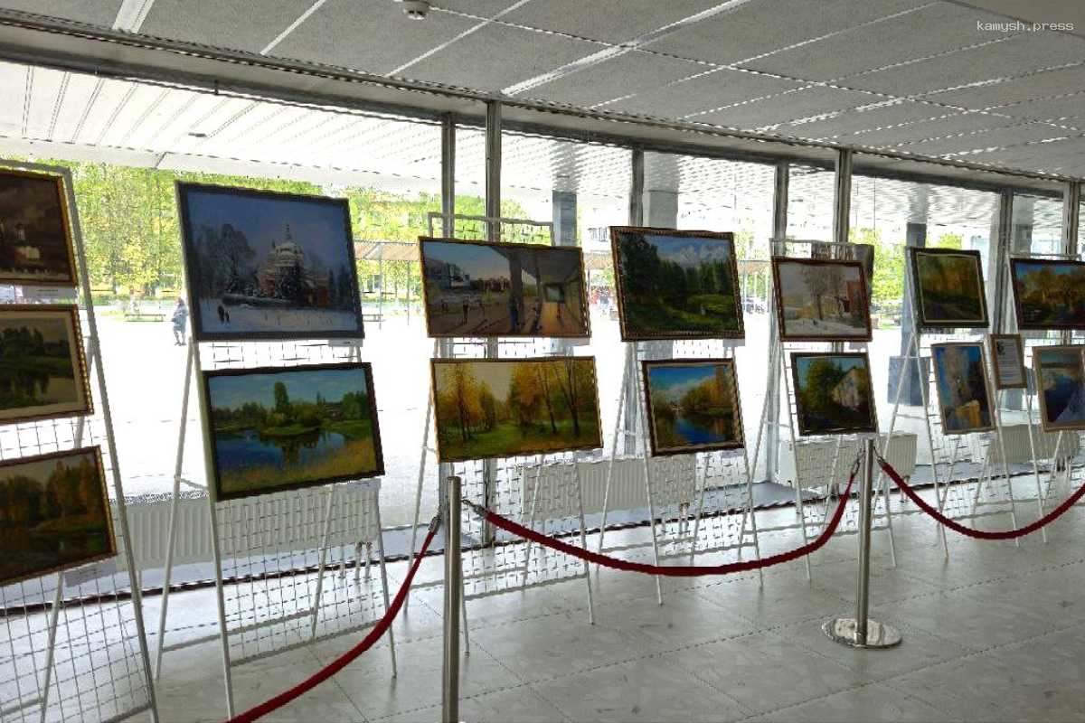 В г.о. Пушкинский открылась выставка Елены Алейниковой, посвященная Ивантеевке