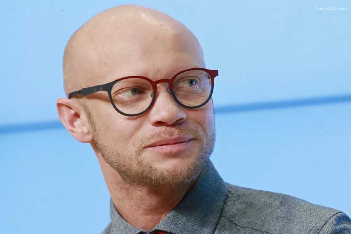 Юморист Дмитрий Хрусталев рассказал, сколько зарабатывал на первых гастролях