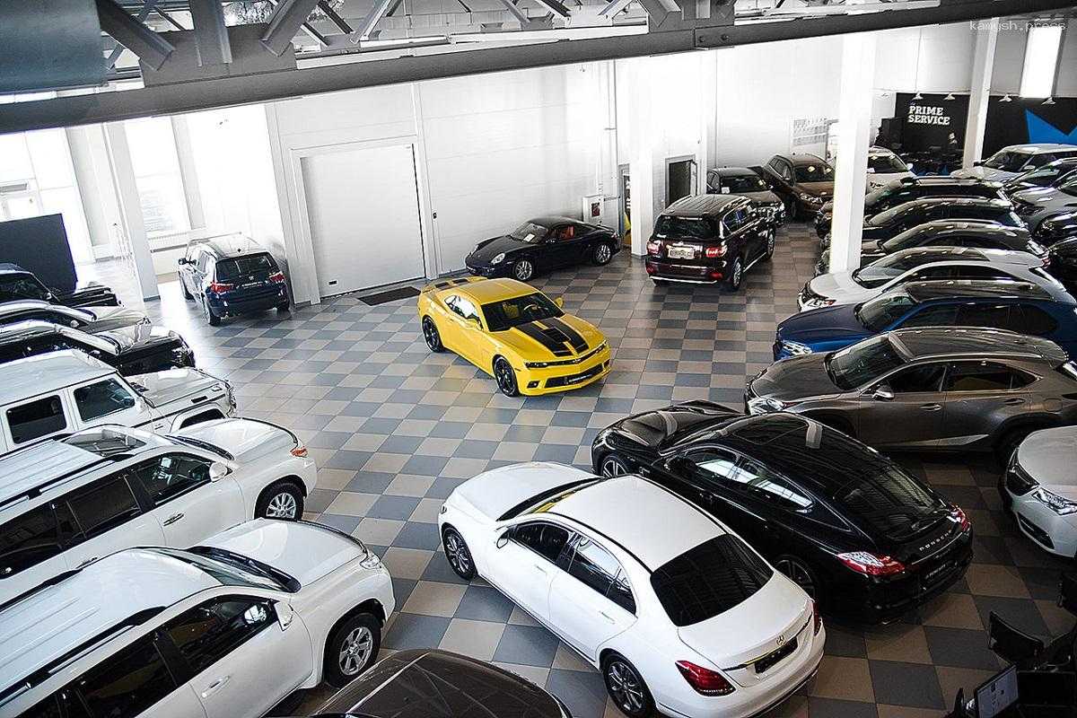 «Непроданные авто мы просто уничтожаем»: Владелец дилерских центров рассказал, что происходит с непроданными автомобилями