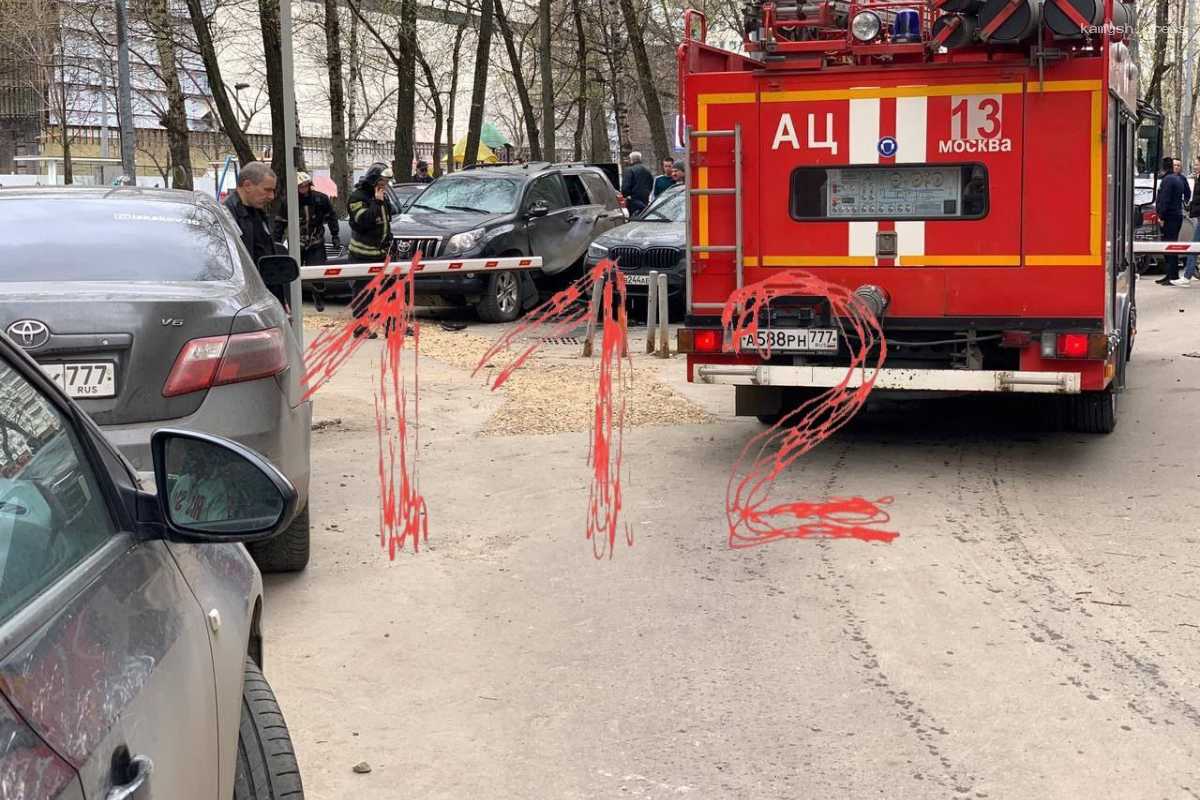 В Москве взорвался внедорожник Toyota Land Cruiser Prado