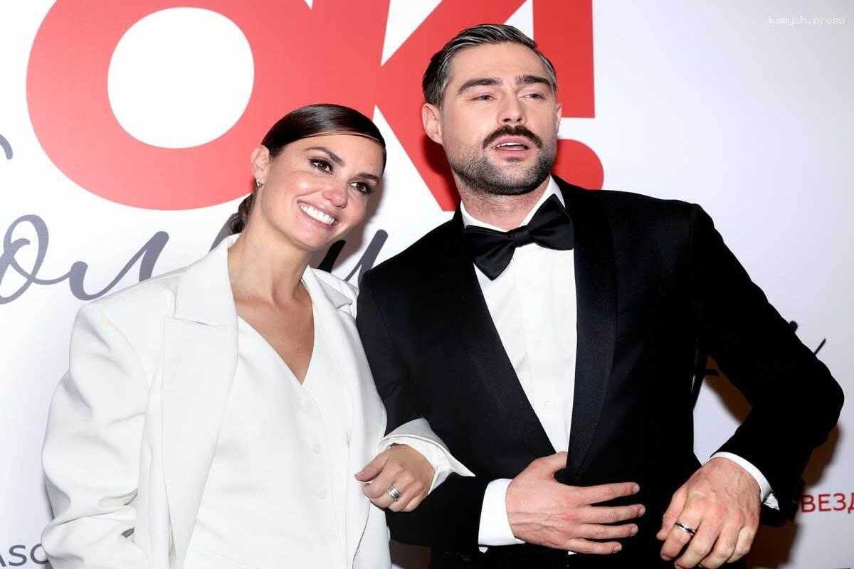 Агата Муцениеце вышла на красную дорожку Московского международного кинофестиваля с Иваном Чуйковым