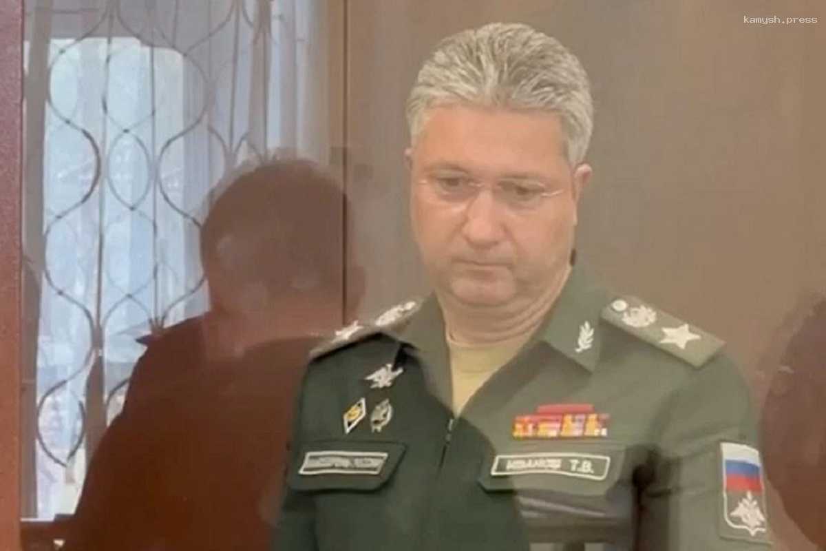 По нескольким адресам, связанным с делом Тимура Иванова, продолжаются обыски и сбор доказательств