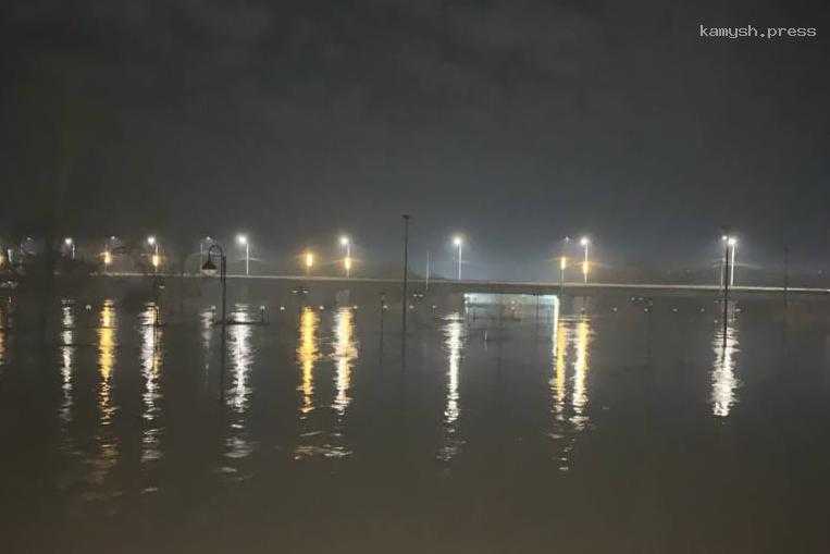 Уровень воды в реке Урал у Оренбурга вырос до 942 см