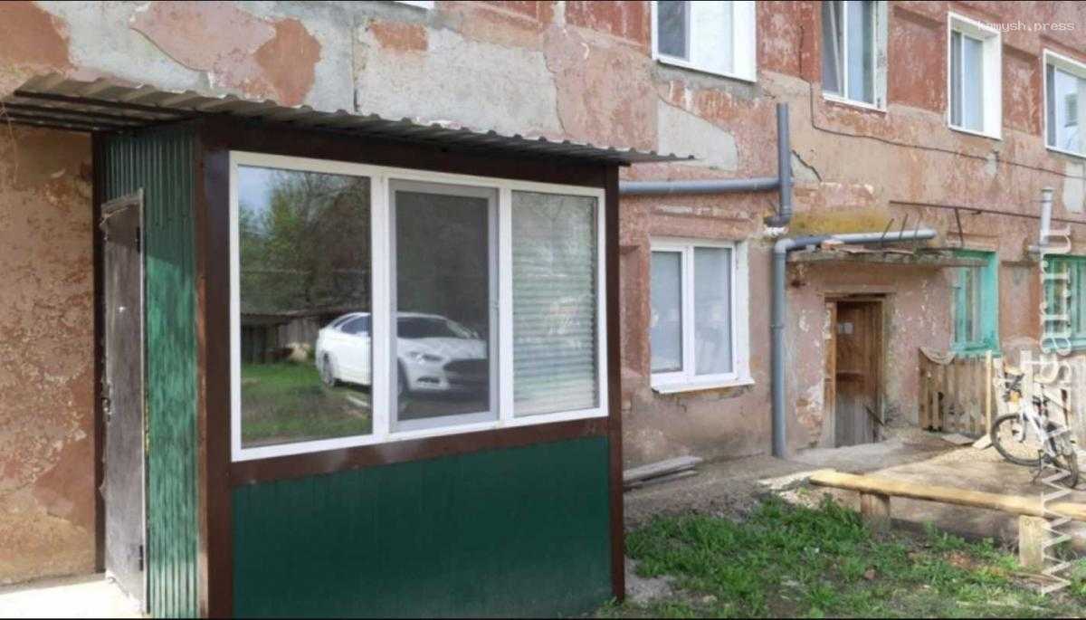 Саратовцы жалуются на отсутствие капремонта в доме, хотя взносы они регулярно платят