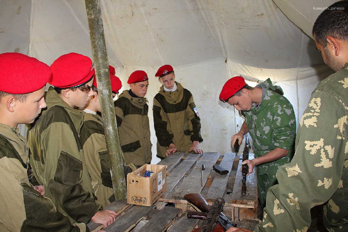 В Крыму опровергли сообщение британских журналистов о вербовке детей для участия в боевых действиях