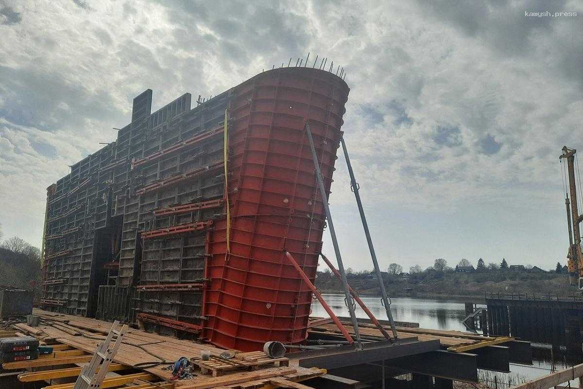 На Северном обходе Пскова готовятся возводить пролетное строение моста