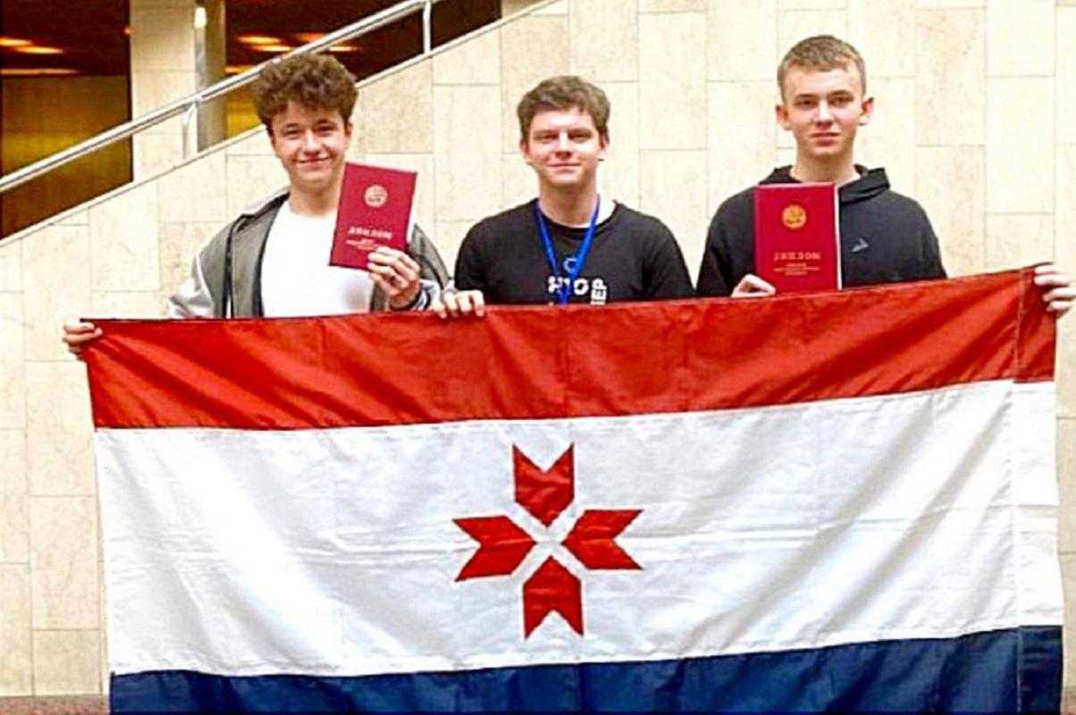 Мордовия завоевала две награды Всероссийской олимпиады по технологии в номинации «Робототехника»