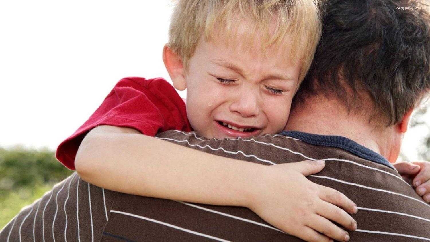 В Волгоградской области супруги устроили потасовку из-за ребенка и в ходе конфликта уронили его