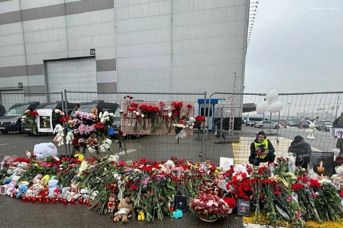 В России проходит День траура после теракта в «Крокус Сити Холле», отменены развлекательные программы и приспущены флаги