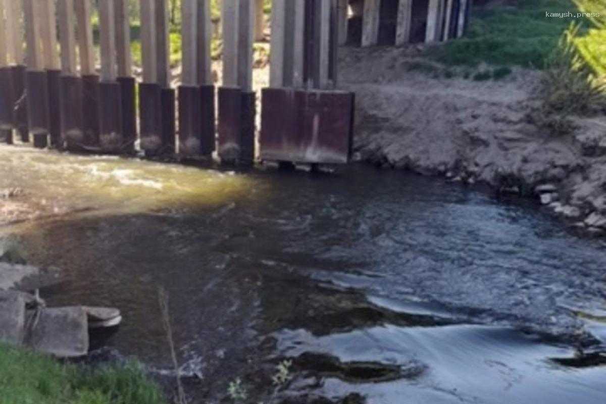 На Алтае мужчина пытался спасти тонущего ребенка, но ушел под воду вместе с ним