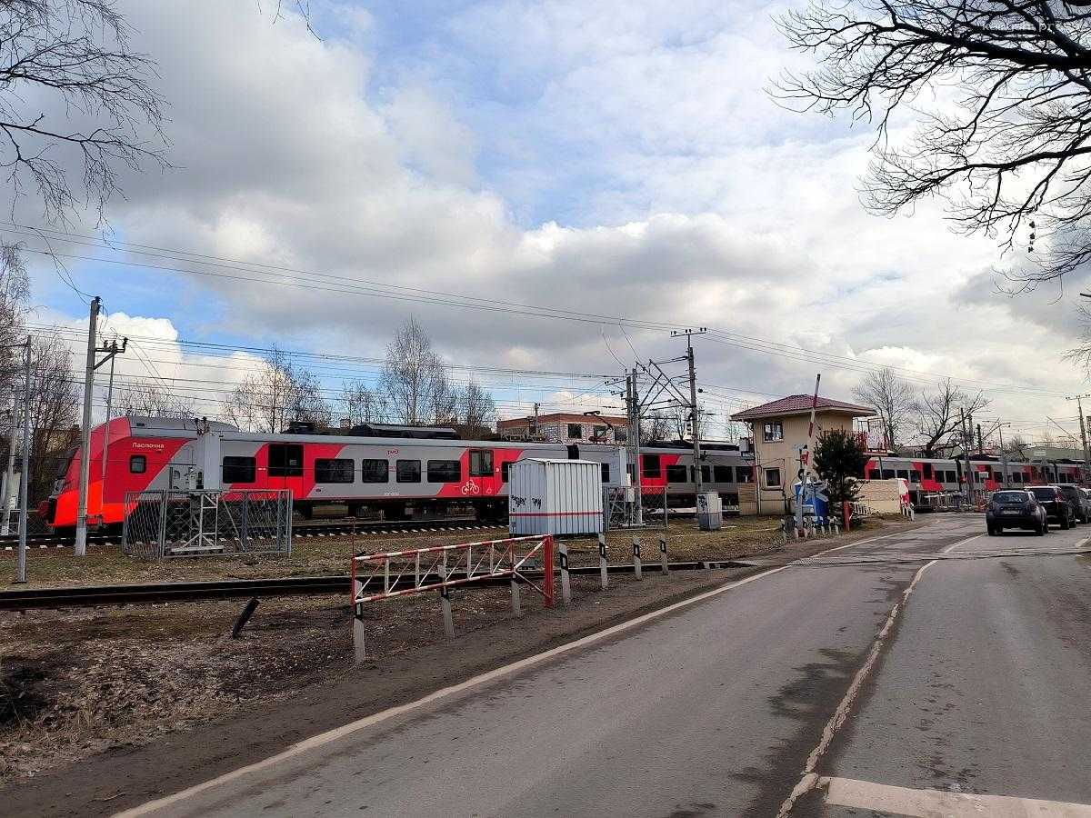 В Подмосковье пассажир электрички сломал нос пенсионерке за замечание