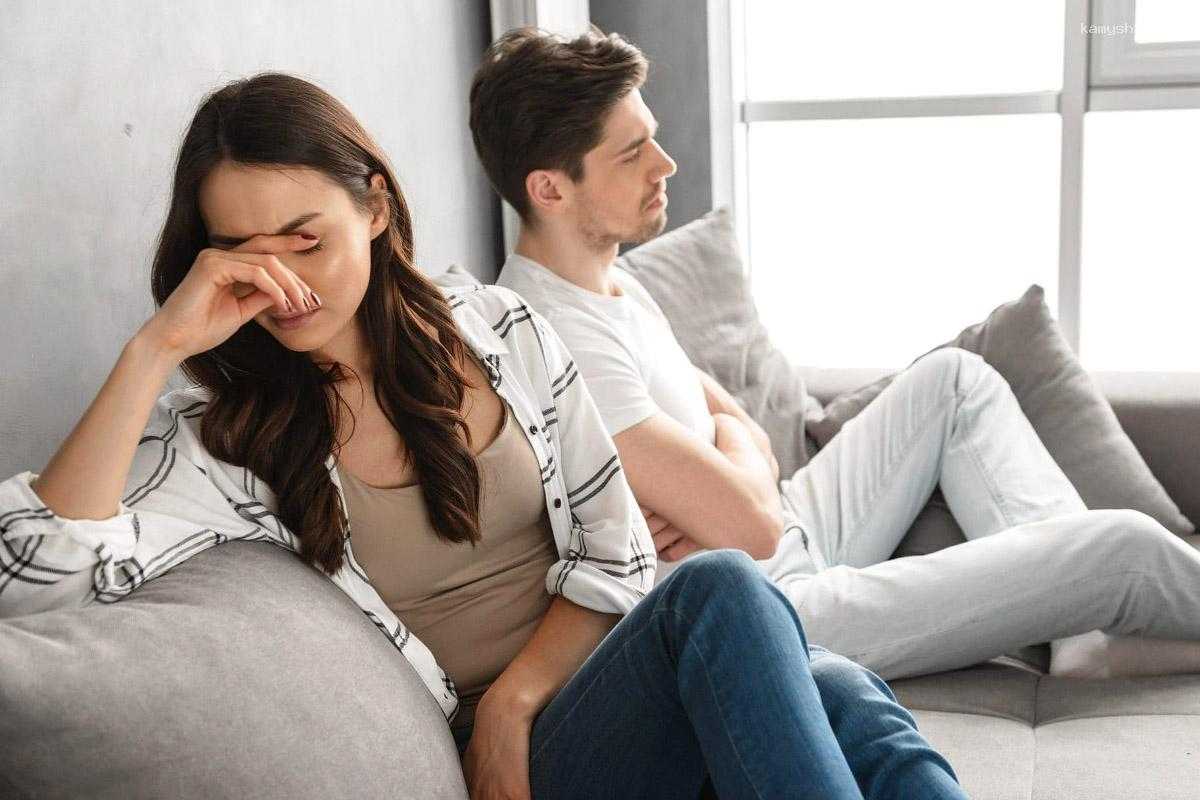 Эксперт Гук рассказала, как сохранить брак при разных взглядах на политику, религию и культуру