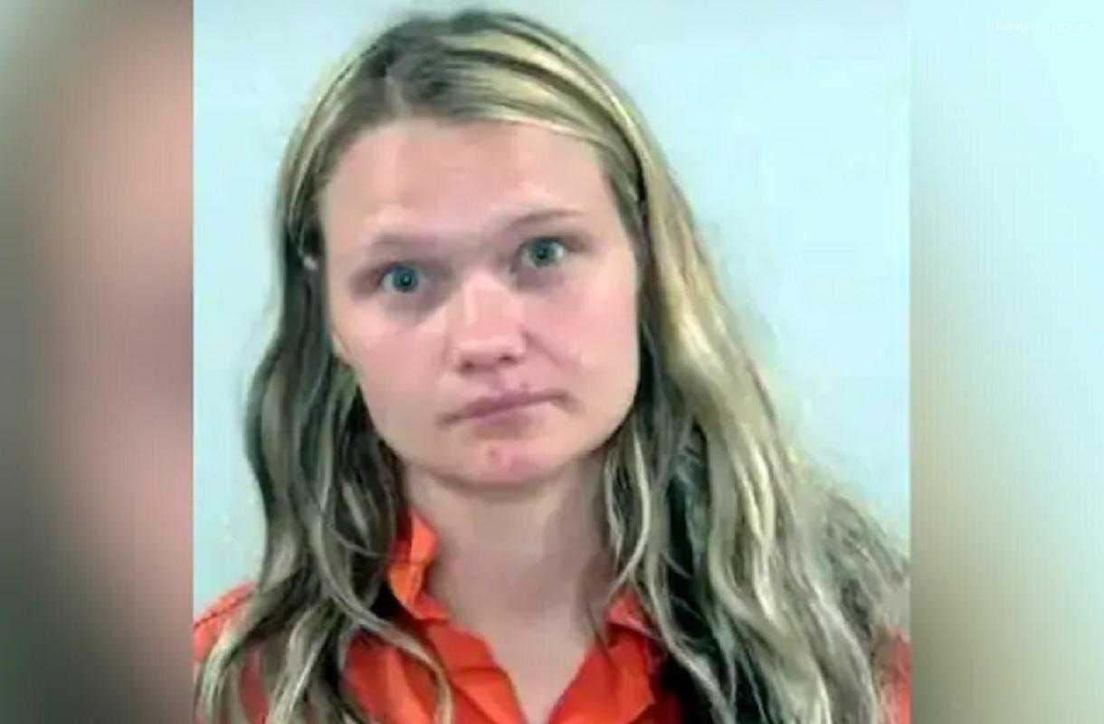 В США 24-летняя голая женщина попыталась ограбить дом соседа, но серьезно пострадала от стеклянных осколков