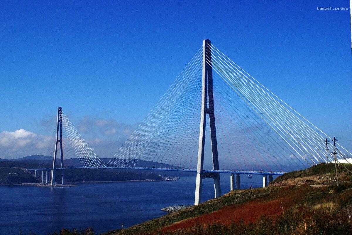 Во Владивостоке на Рудневском мосту образовалась пробка