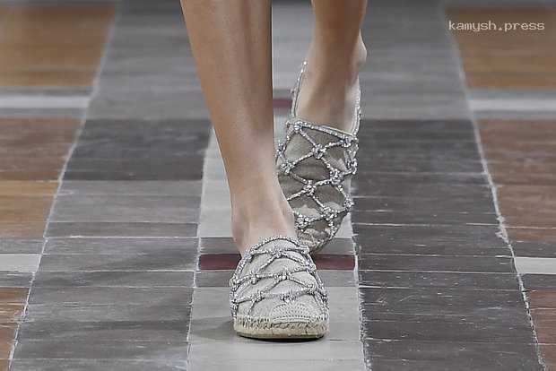 Назван новый тренд обуви весной и летом этого года