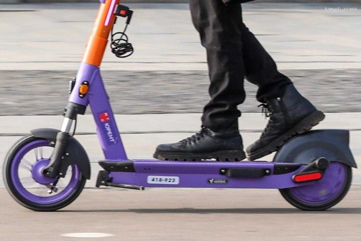 Молодой человек на электросамокате попал в аварию нарушив ПДД