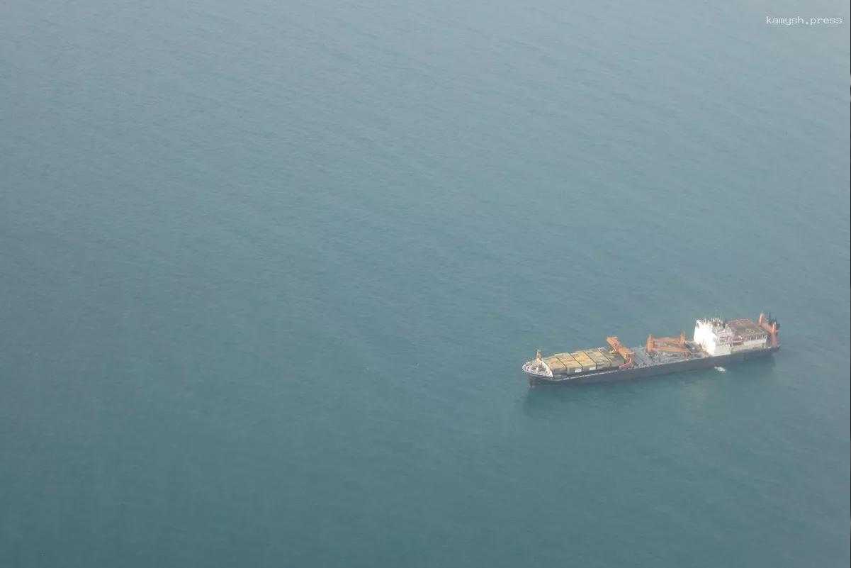 Британские ВМС заявили о нападении на судно в Йемене