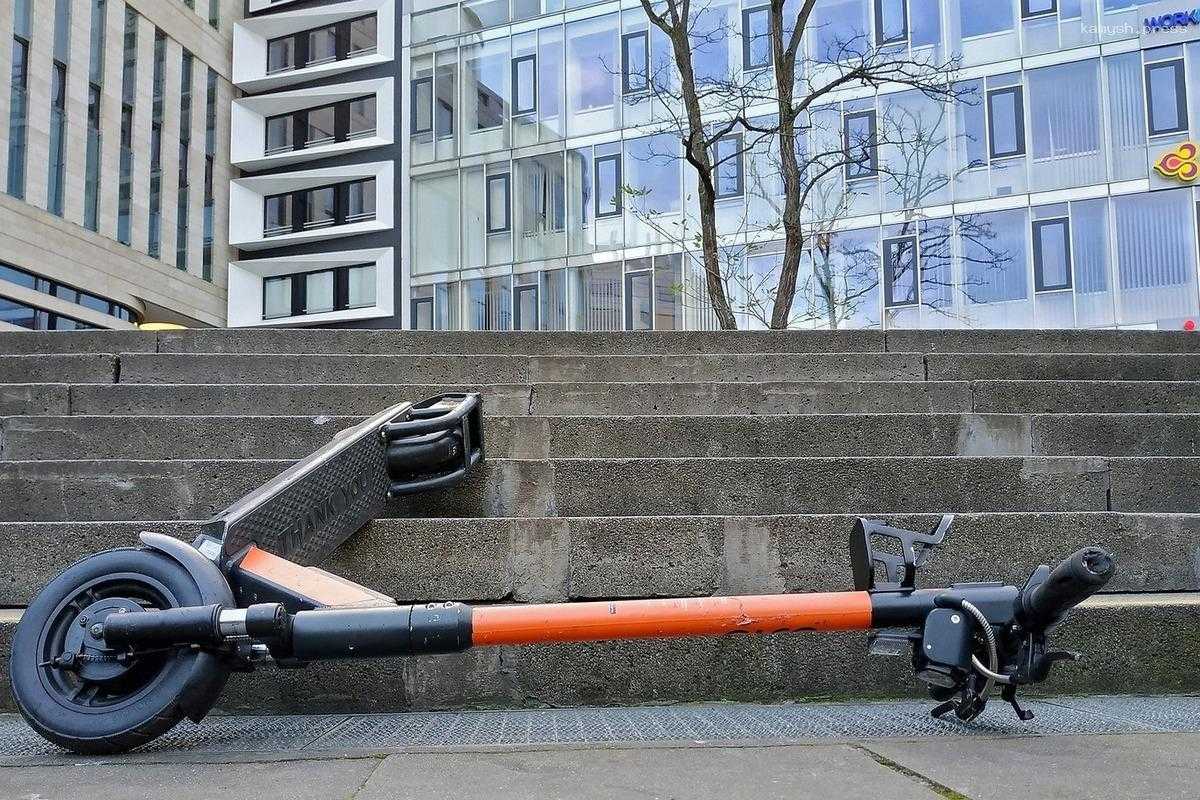 Эксперт Панфилов рассказал, куда обращаться, если сбил электросамокат