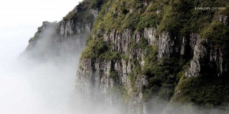 В Челябинской области объявленная в розыск 14-летняя школьница разбилась насмерть, упав со скалы