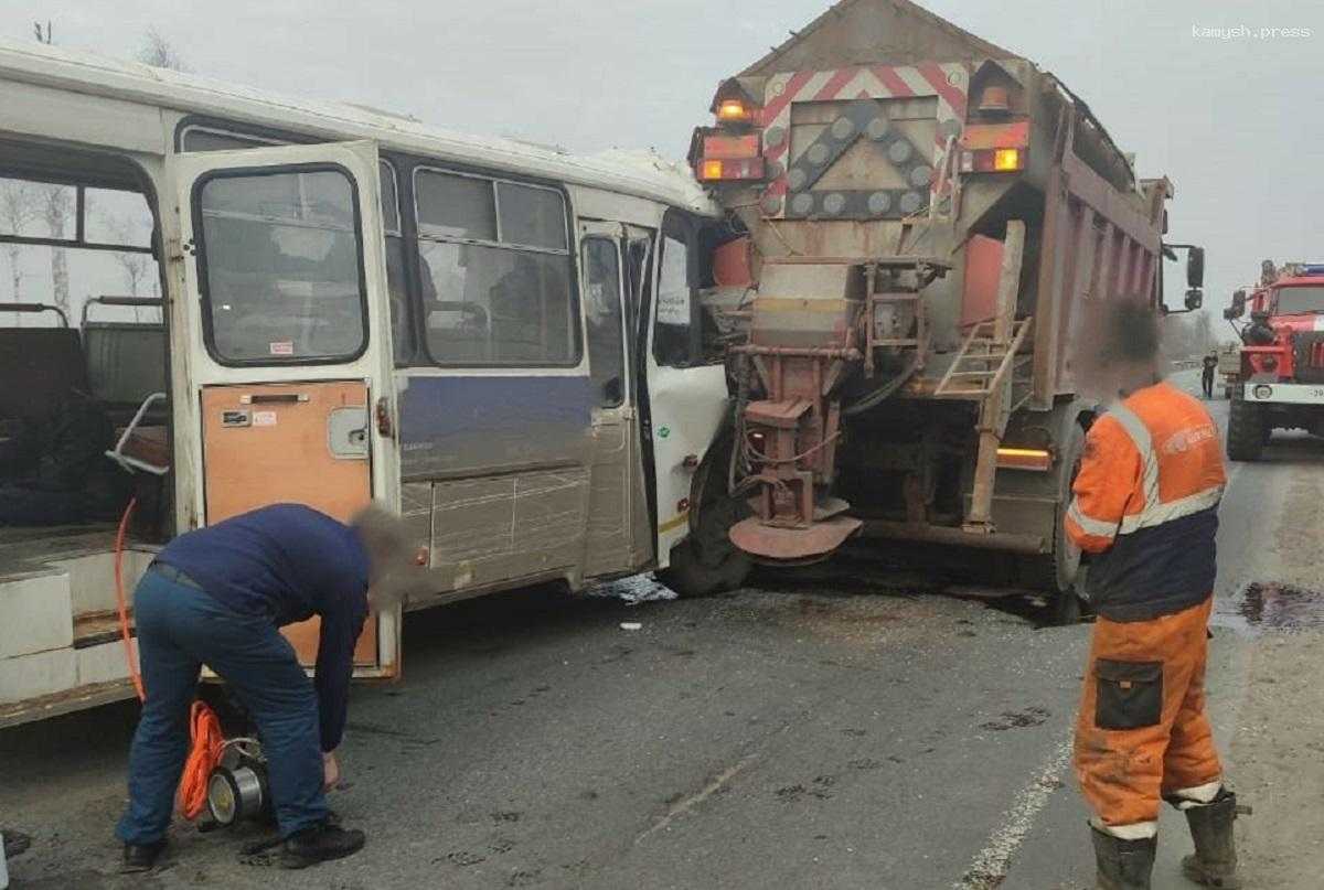 Во Владимирской области число пострадавших в ДТП с автобусом увеличилось до 15, один человек находится в реанимации