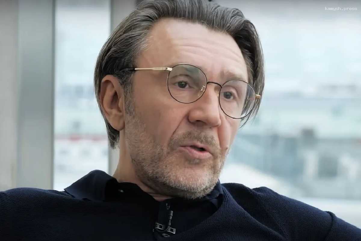 Шнуров неожиданно отреагировал на выводы экспертов о фейках в песне про Беглова