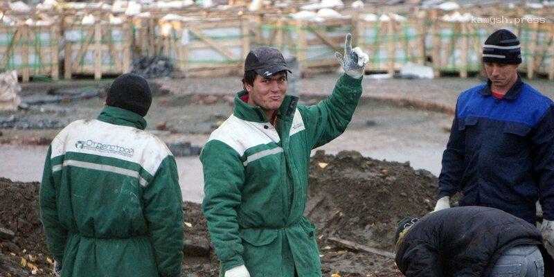 Житель Екатеринбурга незаконно легализовал более двух тысяч мигрантов, заработав на них 11 млн рублей