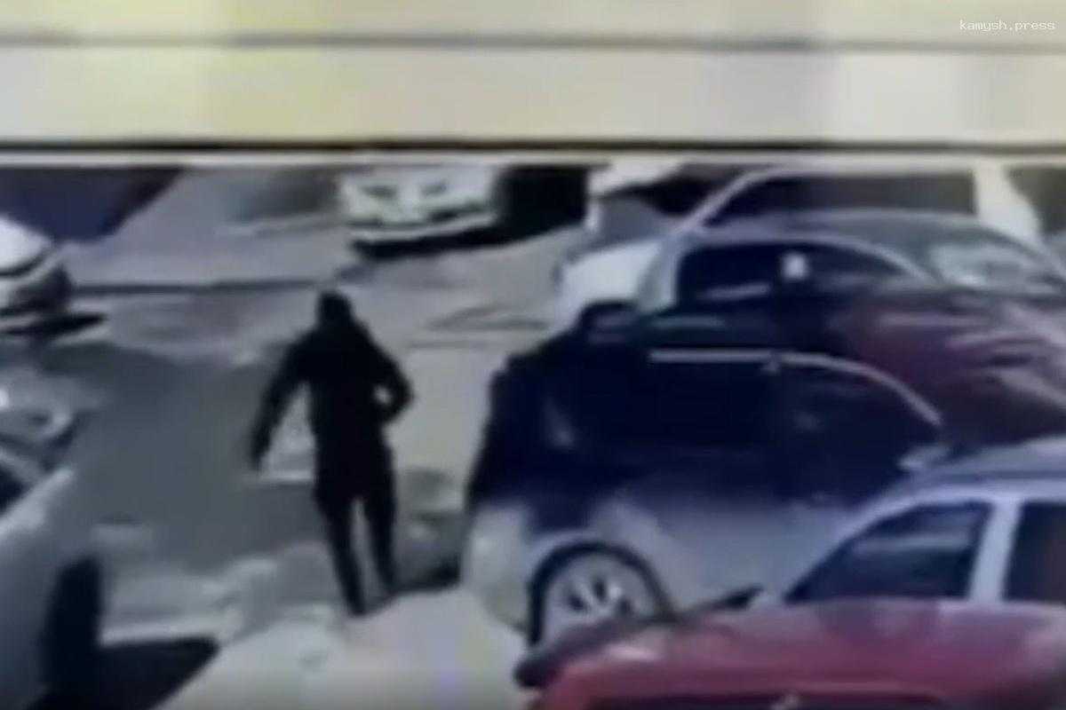 В Хабаровске мужчина ранил прохожего из травматического пистолета