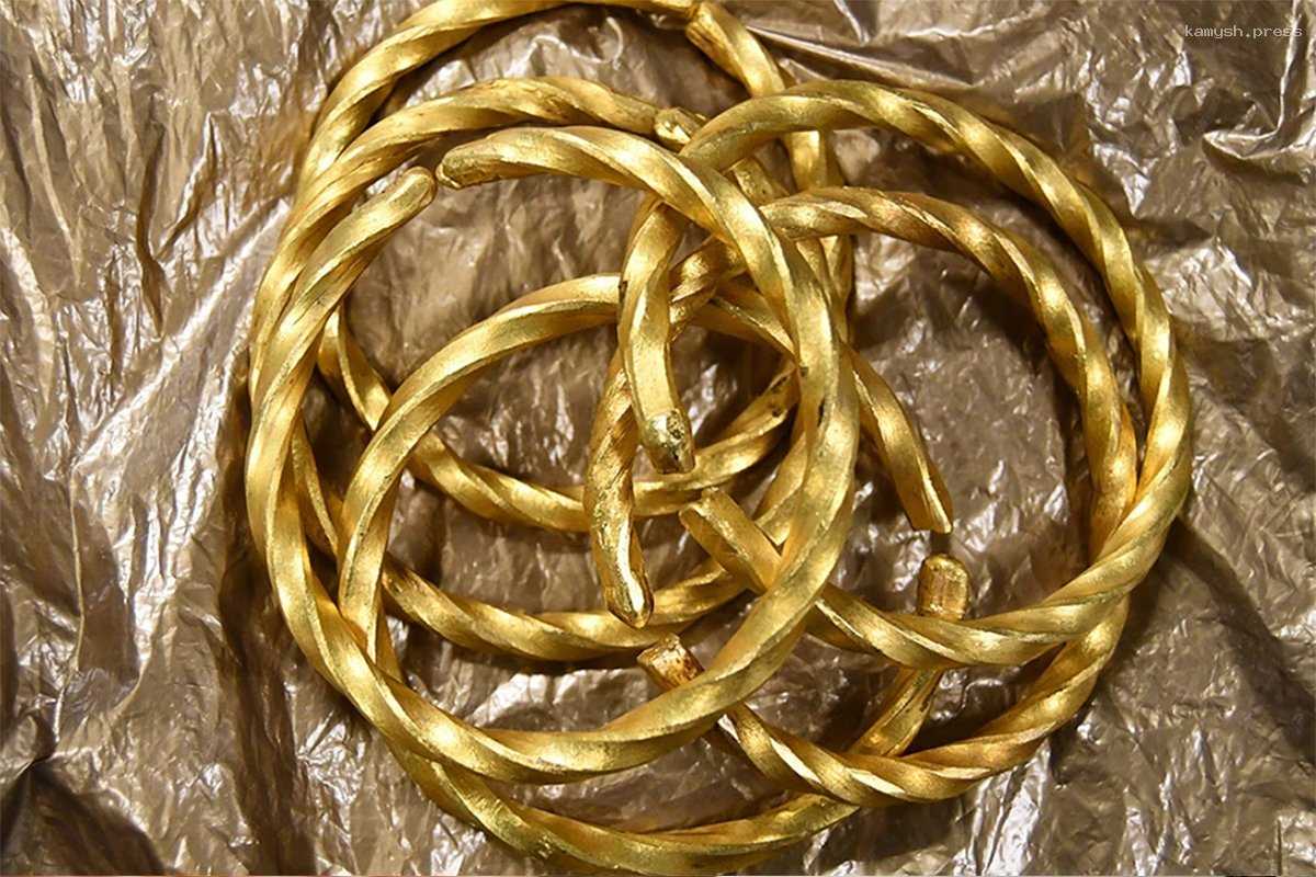 Полиция нашла подвал, где переплавляли 400 кг золота, похищенных в аэропорту Торонто