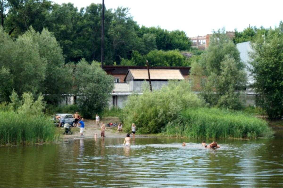 На Алтае захламляют уникальное Ковалевское озеро