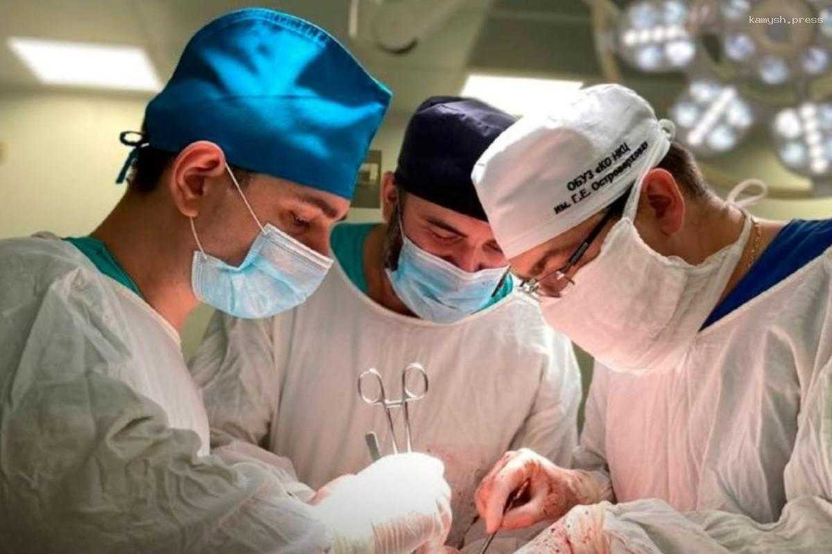 Врачи Курского онкоцентра потратили шесть часов на сложнейшую операцию