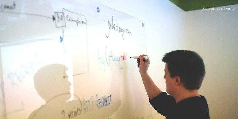 Ученые ТГУ разработали улучшенные композиты, способные эффективно поглощать электромагнитное излучение