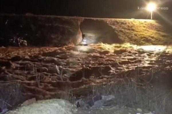 В Орске прорвало дамбу, началась эвакуация