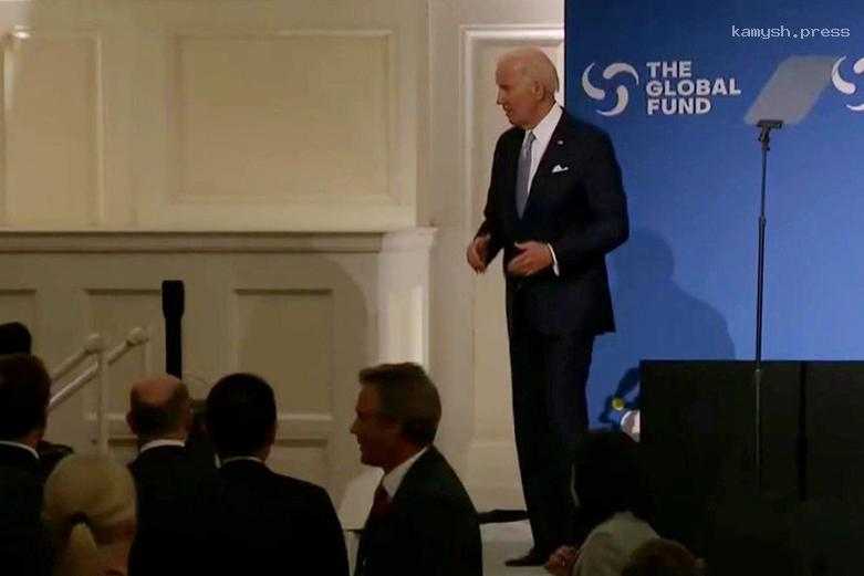 Байден не сможет посетить консервативную конференцию в Венгрии, его объявили персоной нон грата