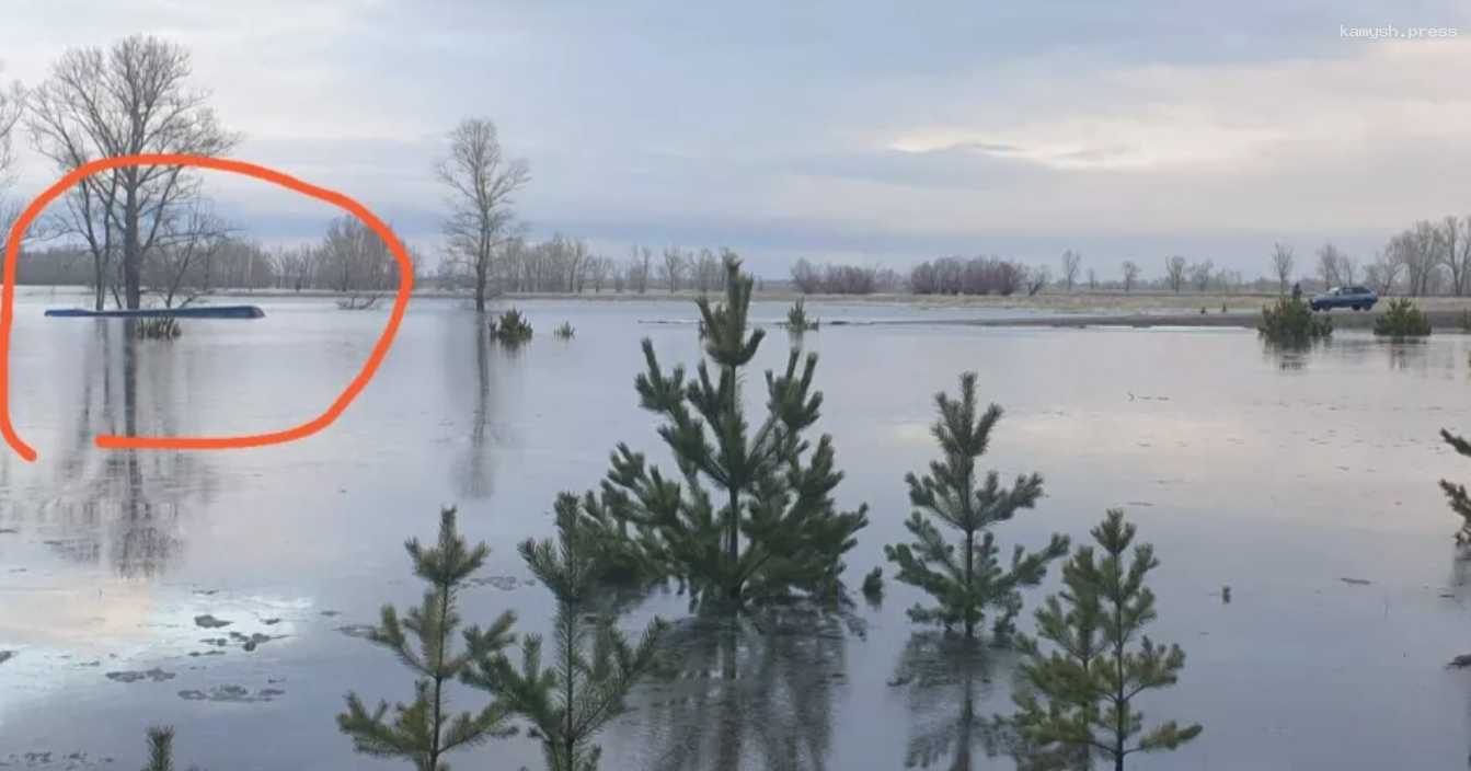На Алтае спали пассажиров автобуса, утонувшего в талых водах