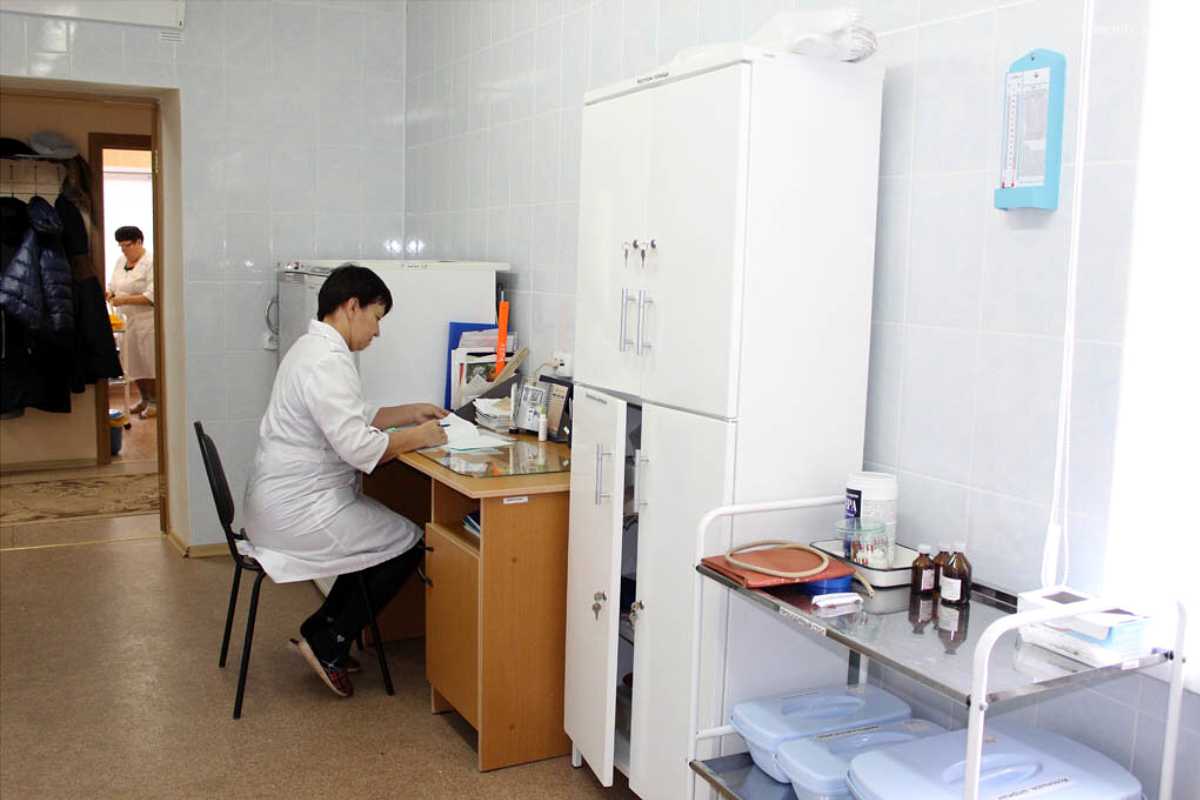 Полученные через ОМС деньги будут в приоритетном порядке направляться на зарплаты медикам